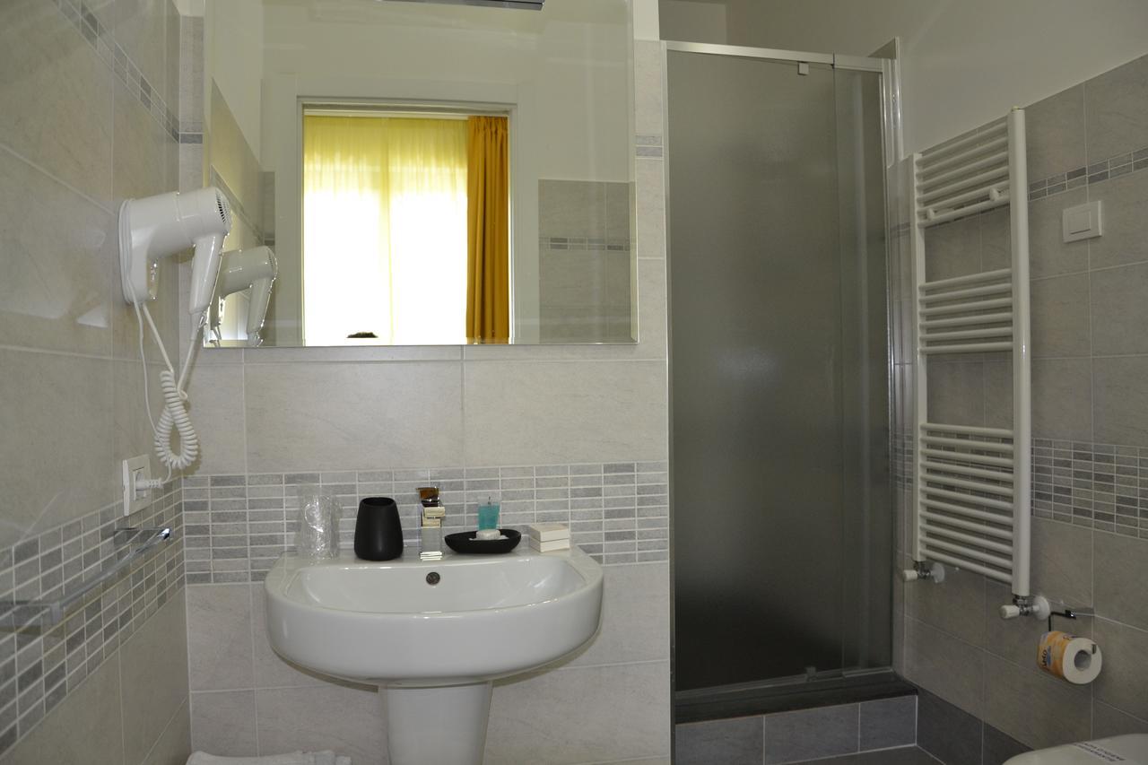 Fly In The World B&B Fiumicino Bagian luar foto