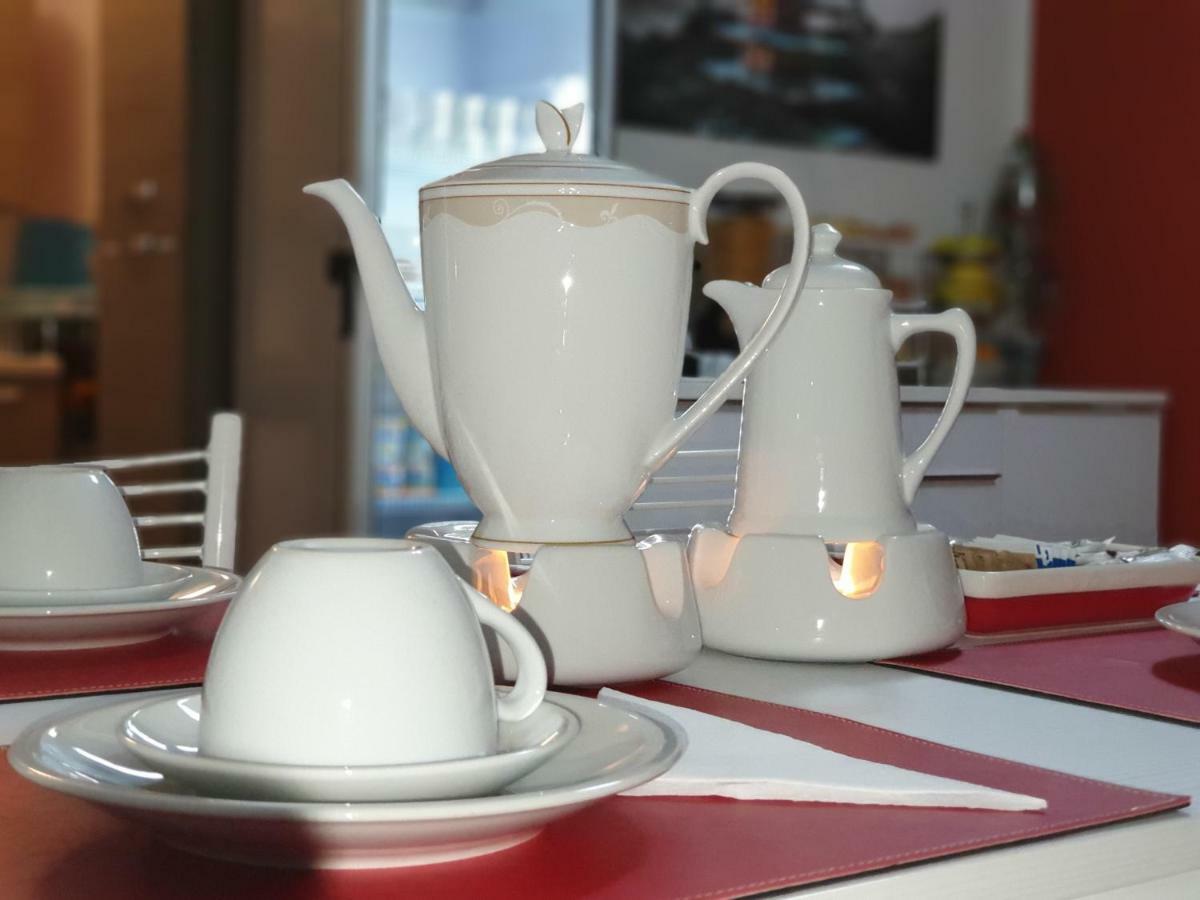 Fly In The World B&B Fiumicino Bagian luar foto