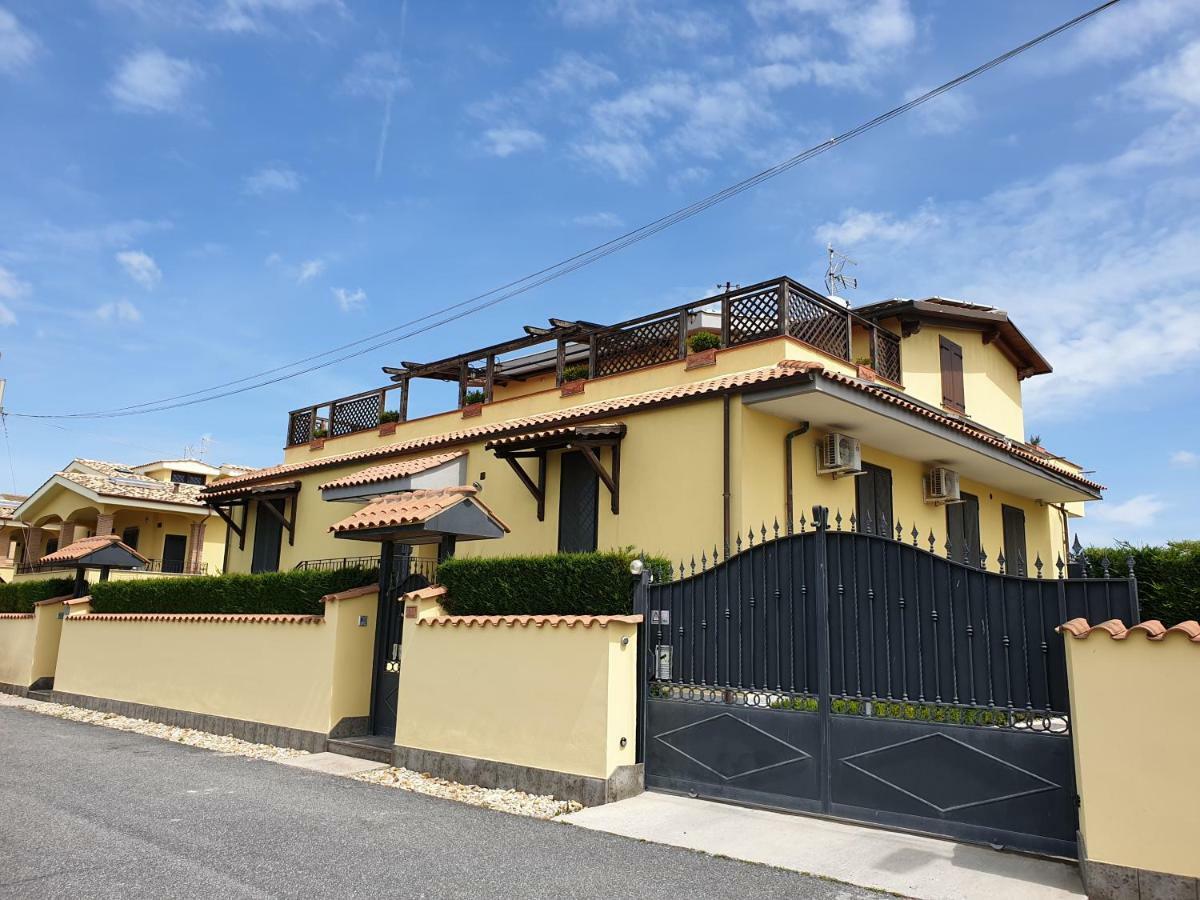 Fly In The World B&B Fiumicino Bagian luar foto