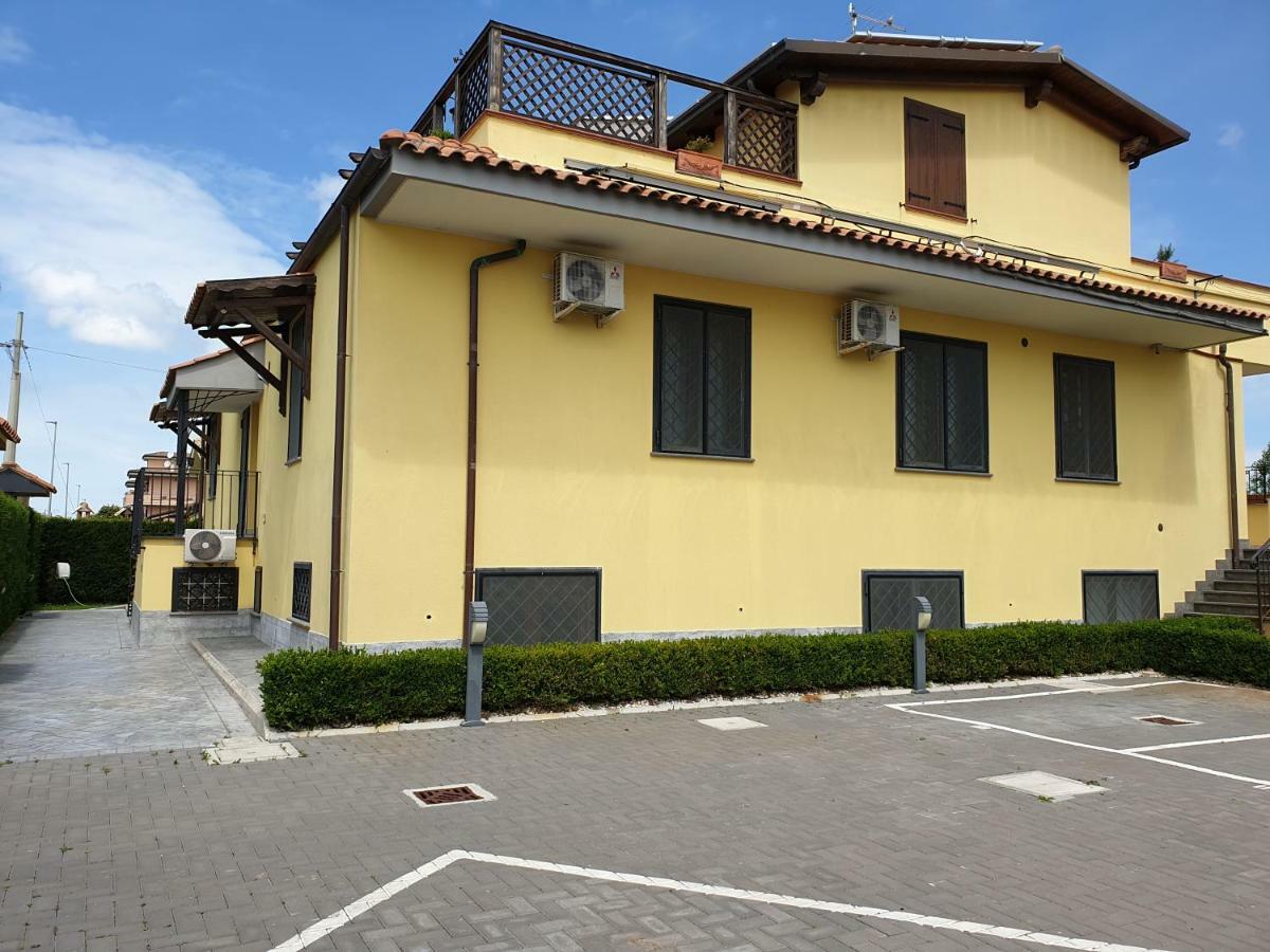 Fly In The World B&B Fiumicino Bagian luar foto